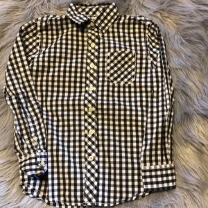Boys size 8 (small) button up long sleeve T shirt.